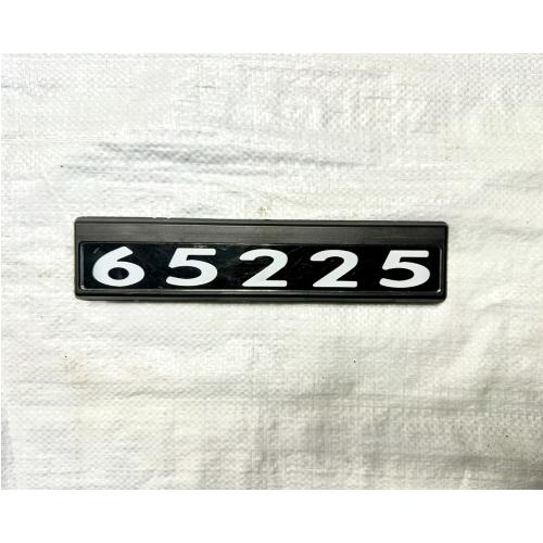 Табличка кабіни 65225 старого зразка (чорно-білі) КамАЗ 65225-8202074 165225-8202074