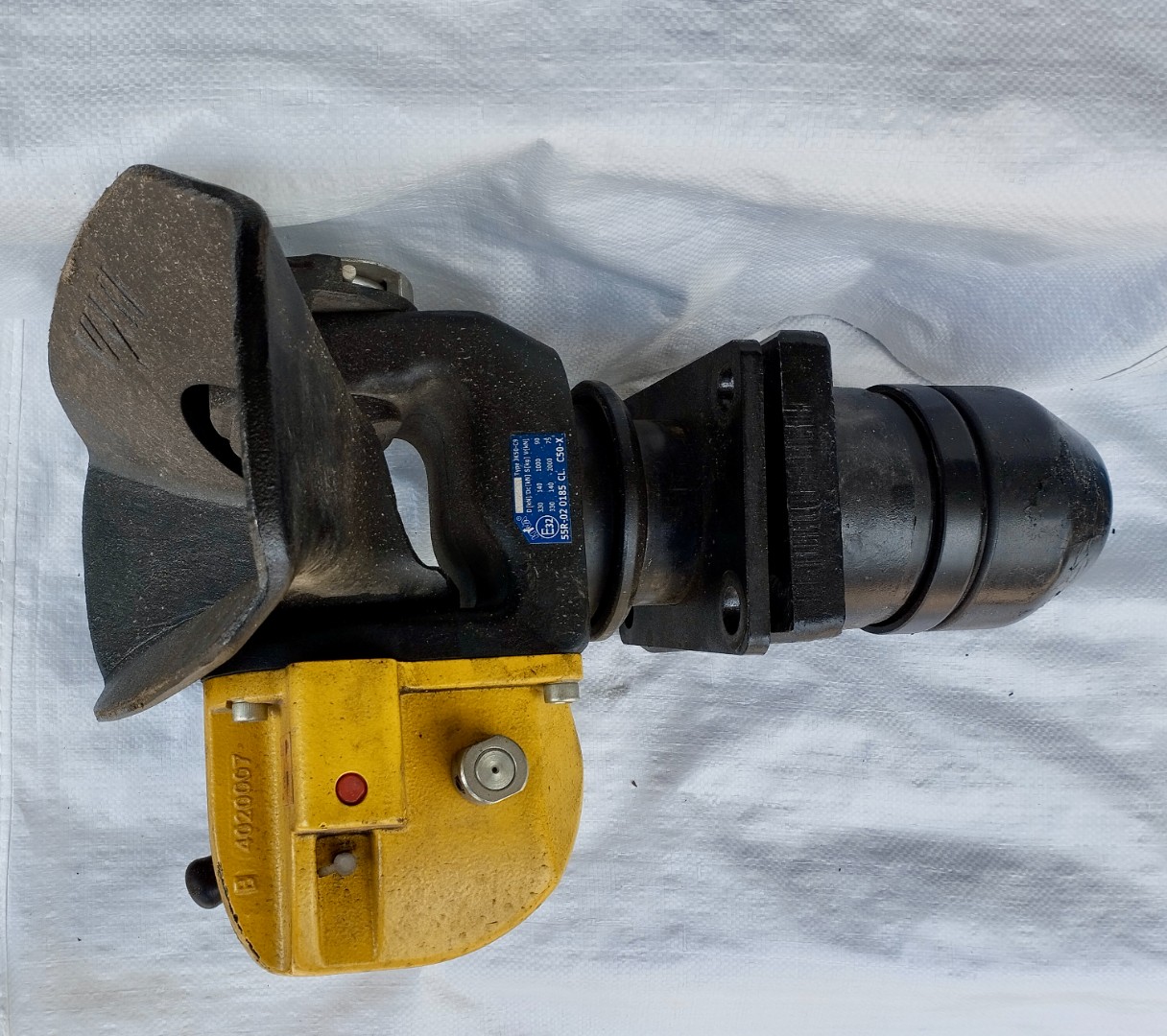 Фаркоп 30т Тяговий-зчіпний пристрій HYVA петля d=50mm, D=285kN, Dc=140kN (100*160мм) для МАН HYVA JK50-C9