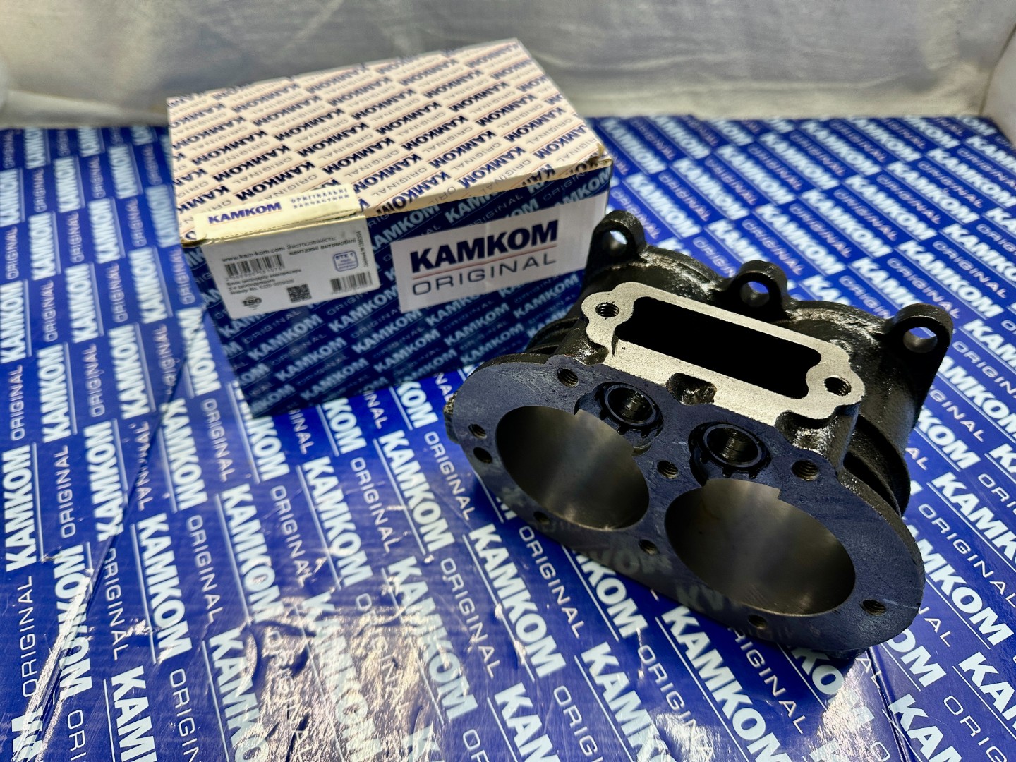 Блок циліндрів компресора 2-х циліндрового КамАЗ 5320-3509028 / КАМКОМ К5320-3509028