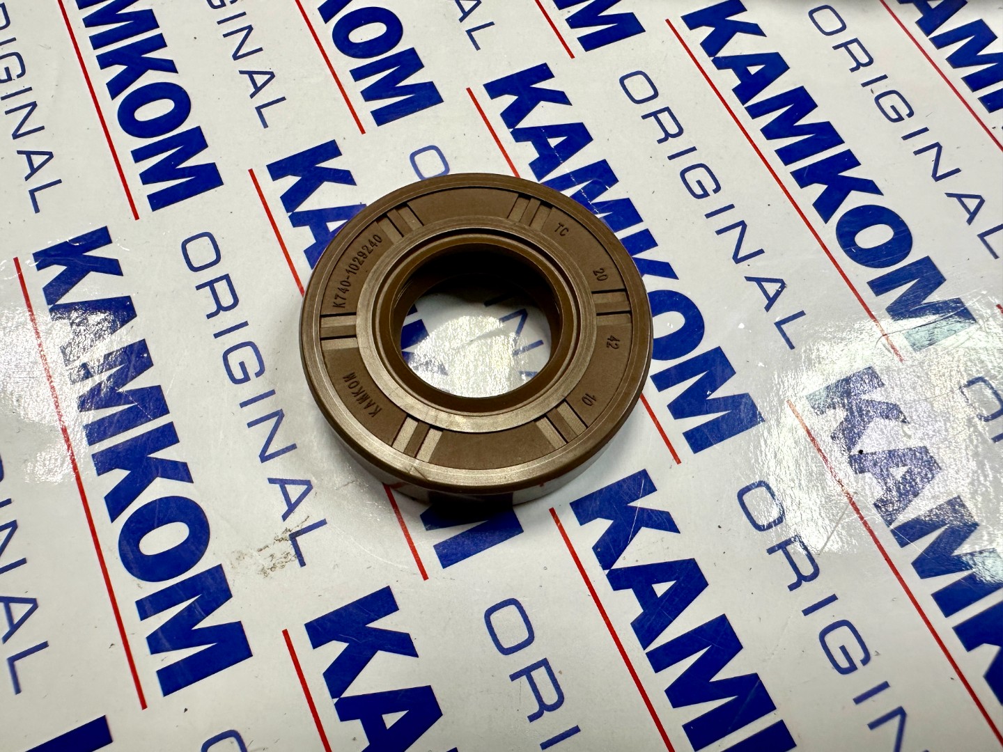 Манжета приводу ТНВД 20 х 42 х 10 Viton для КамАЗ 740-1029240 \ КАМКОМ