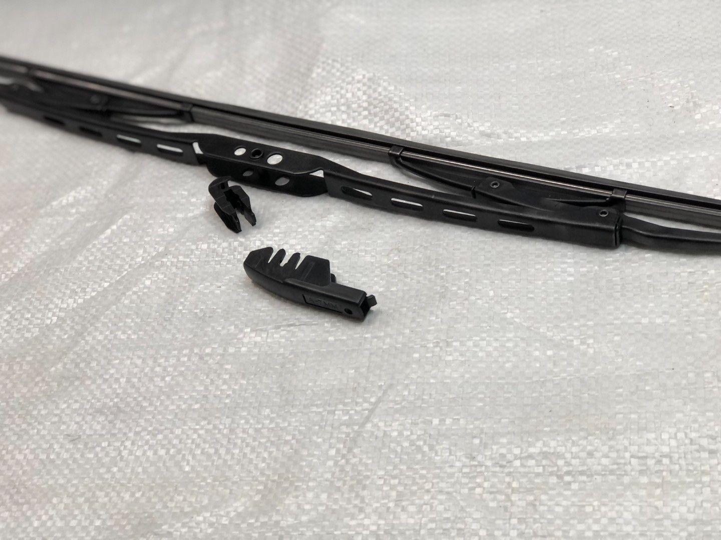 Щітка склоочисника нового зразка к-т 480мм КамАЗ, МАЗ, КРАЗ під гак для КамАЗ 341.5205900-02